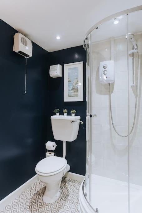 The Lighthouse, Boutique Apartment In The Town Centre - Starlink Wi-Fi Tavistock  Exterior photo